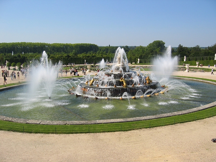 22 Versailles fountain.jpg